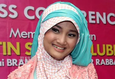 Shirin mushuk yuqori sifatli fotosurat Voyaga etgan ayollar bilan porno