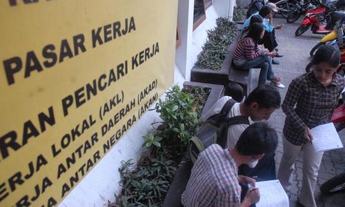 Pencari Kartu Kuning Membludak