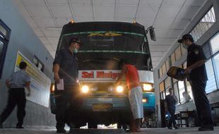 Uji kelayakan bus AKAP