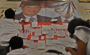 Pelajar kirim pesan ke SBY-Boediono