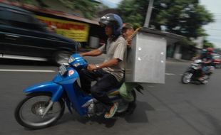 DISTRIBUSI LOGISTIK PILKADA SOLO