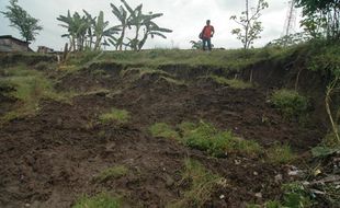 JALAN LINGKAR SOLO : Kaji Kelayakan Jalan di Tanggul Bengawan Solo, Pemkot Minta Bantuan Pusat