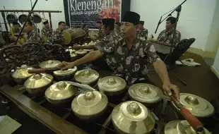 KLENENGAN SELASA LEGEN