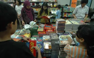 PESTA BUKU