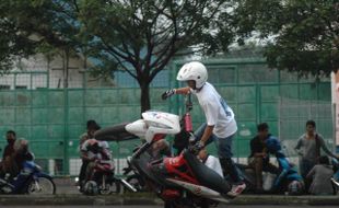 Warga Keluhkan Aktivitas di Stadion Sultan Agung