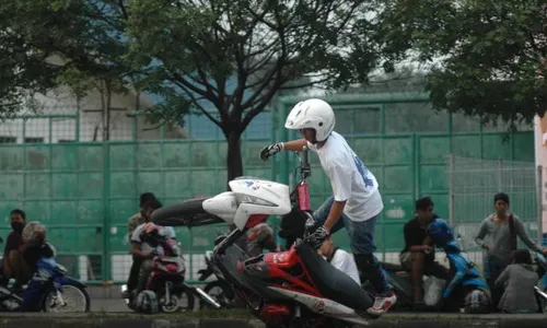 Warga Keluhkan Aktivitas di Stadion Sultan Agung