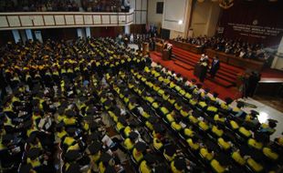 WISUDA UNS SOLO :  1.704 Mahasiswa Diwisuda