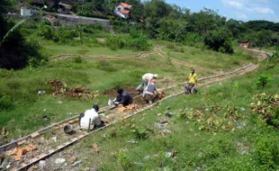 PEMBANGUNAN TAMAN SEKAR TAJI SOLO