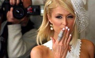 INSTAGRAM ARTIS : Jarang Muncul di TV, Paris Hilton Pamer Foto Tanpa Busana