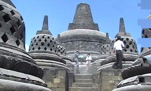  Borobudur diselimuti abu vulkanik, wisatawan dilarang naik 