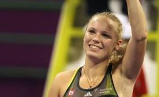 Wozniacki tantang Clijsters