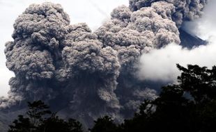 AWAN PANAS