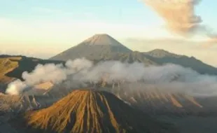 Aktivitas vulkanik Bromo diprediksi masih akan meningkat 