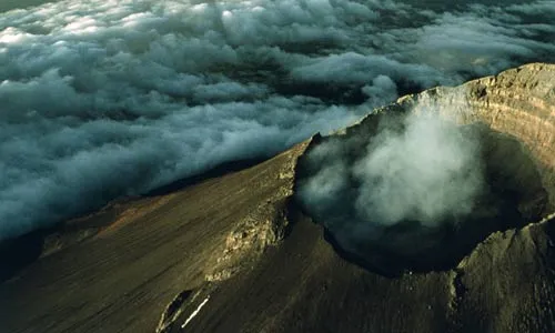 GUNUNG BROMO SIAGA : Aktivitas Gempa Bromo Meningkat, Radius Aman 2,5 Km