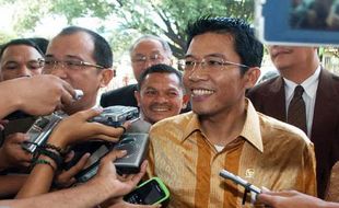 KENAIKAN HARGA BBM : Pendukung Hak Interpelasi 202 Orang, Demokrat Belum Tanda Tangan