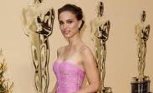 Natalie Portman rebut Best Actress Oscar 2011