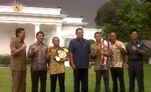 Chris John dan M Rahman diundang ke Istana