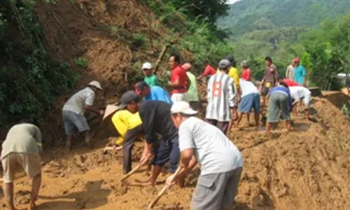 Hujan deras, longsor di 33 titik dan rendam 30 rumah