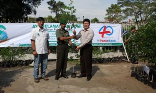 Panin Bank siap tanam 15 juta pohon 