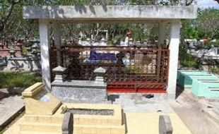 Makam tumpuk atas permintaan anggota keluarga