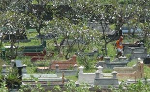 PERMAKAMAN SOLO : Retribusi Makam Daksinoloyo dan Pracimaloyo Rp6 Juta/bulan