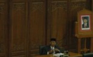 Rencana tunjangan kesehatan DPRD batal 