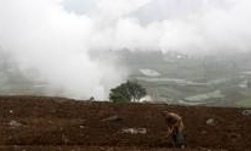 300 Orang mengungsi akibat gempa kawah timbang     