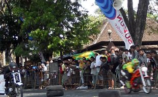 Eko Chodox tercepat di Dragbike Open Championship 2011