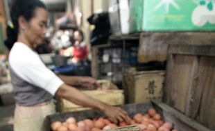 Harga beras dan telur di pasar tradisional Solo merangkak naik