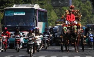 KERETA KENCANA PARIWISATA