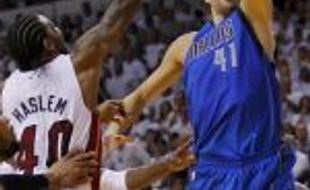 Final NBA, Mavs balas Heat