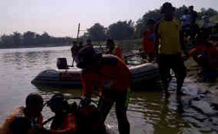 7  Tewas, pencarian korban perahu terbalik di Bengawan Solo dilanjutkan