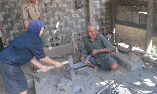 Dukuh Ngegot, pusatnya pandai besi