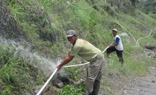 INFRASTRUKTUR BOYOLALI : Tebing Longsor, Jaringan Pipa Air Bersih di Kali Apu Hancur