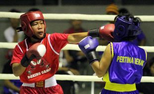 KEJUARAAN TINJU AMATIR DI GOR MANAHAN SOLO