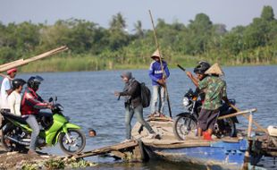 PENYEBRANGAN TRADISIONAL