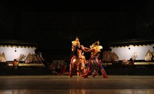 KOLABORASI WAYANG