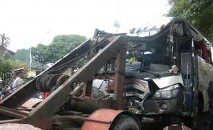 1 Jam, 5 nyawa melayang di jalan raya