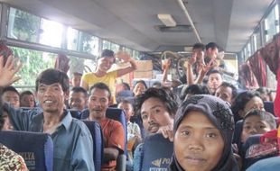 BUS TRANS SEMARANG : Dishubkominfo Kota Semarang Bakal Buka Koridor Baru 