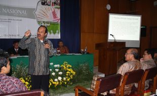 SEMINAR PERMINYAKAN DI FE UNS