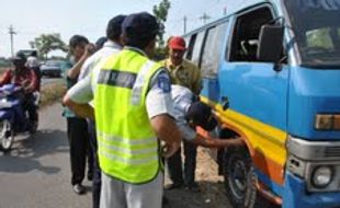 Digelar operasi gabungan, puluhan bus AKAP terjaring 