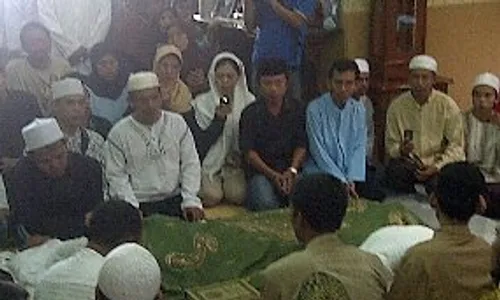 Rumah Zainuddin MZ dipenuhi pelayat 