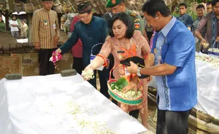 ZIARAH MAKAM PENDIRI KLATEN