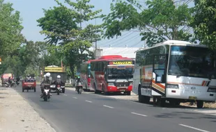 Warga keluhkan bus ngetem di Songgorunggi 