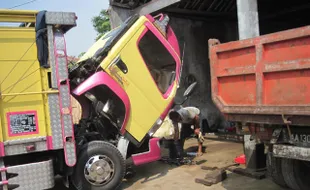  Penambangan tanah uruk ditutup, pemilik truk menganggur