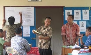 PILPRES 2014 : Panwaslu Bantul Temukan 2 Anggota KPPS Tidak Netral