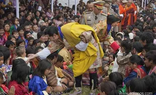 Raja Bhutan nikahi gadis pujaan hatinya