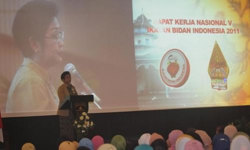 MENKES BERPIDATO DI PENUTUPAN RAKERNAS IBI