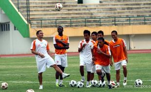 PEMAIN PERSISAM BERLATIH DI MANAHAN