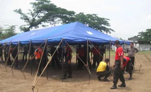   PESERTA PELATIHAN PRAKTIK PENDIRIAN TENDA